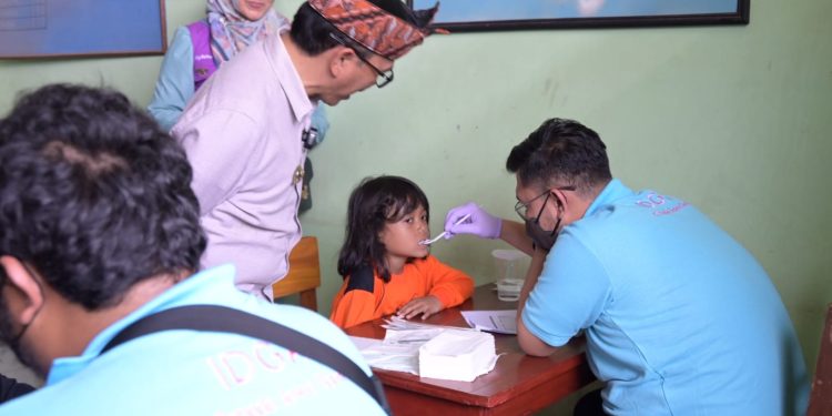 Gandeng PDGI Kuningan, Alumni FKG Unpad Gelar Baksos Pemeriksaan Gigi di Sekolah Disabilitas