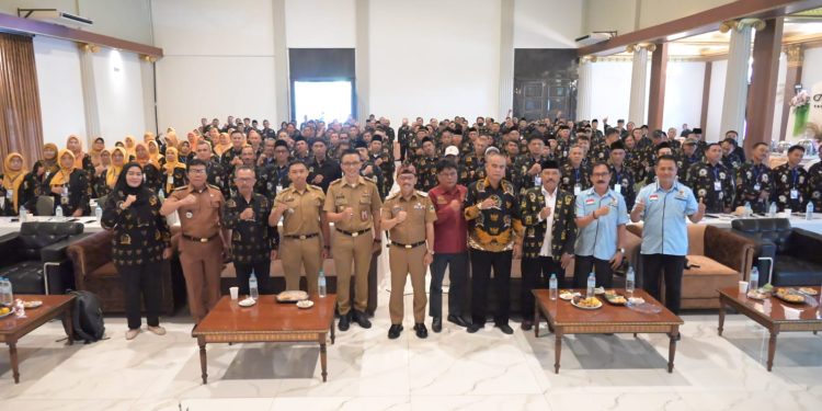 Buka Bimtek Peningkatan Kapasitas Anggota BPD se-Kabupaten Kuningan, Iip Hidajat Himbau untuk Membantu Pencegahan New Stunting
