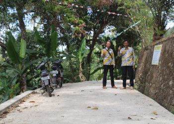 Perlancar Aksesibilitas Warga, Pemdes Cikadu Bangun Jalan Lingkungan