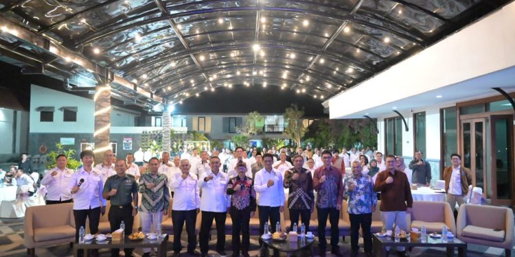Hadiri Acara Business Talk dan Pelantikan Pengurus (KADIN) Kabupaten Kuningan, Pj Bupati : Mari kita Berkolaborasi Untuk Memajukan Daerah