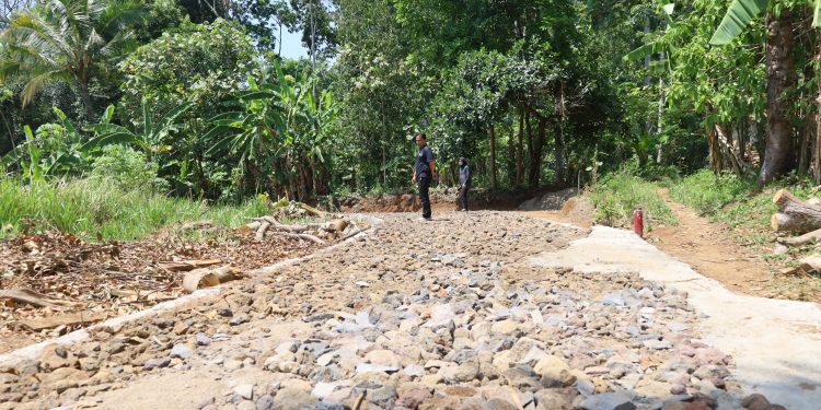 Tingkatkan Perekonomian dan Kenyamanan Warga, Pemdes Cibinuang Genjot Pembangunan Infrastruktur