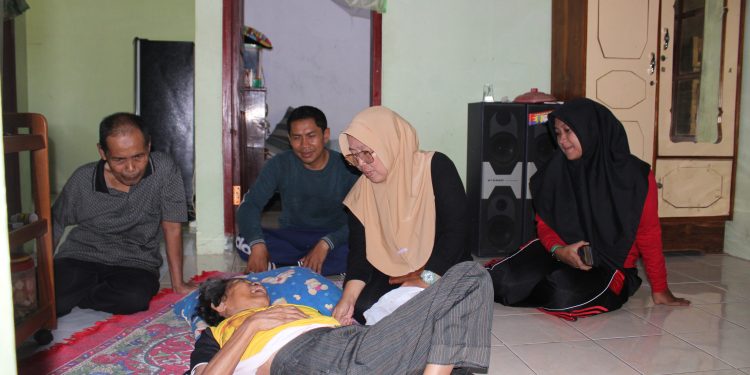 “Sapa Warga” Bentuk Kepedulian Sosial Pemdes Cikahuripan Kepada Masyarakat