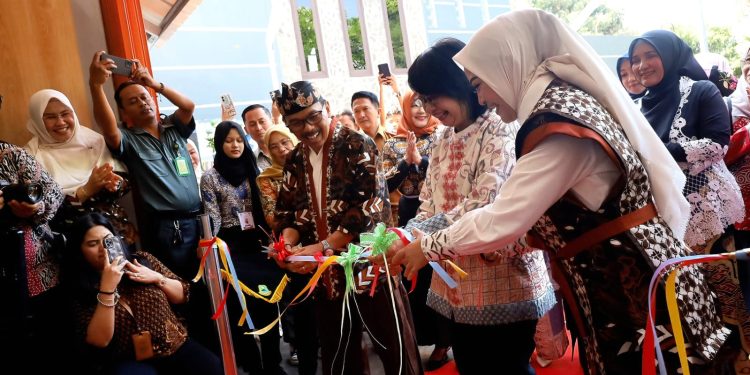 Peresmian Gerai Dekranasda Kabupaten Kuningan: Simbol Semangat Baru untuk UMKM dan Ekonomi Kreatif.