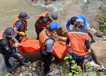 BPBD Kuningan: Bocah Hanyut di Sungai Cikadongdong Ditemukan Meninggal di Hari Keenam Pencarian