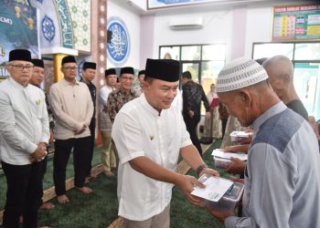 Bupati Dian Hadiri acara Santunan Anak Yatim di Masjid Al-Furqon Perumahan Ciporang