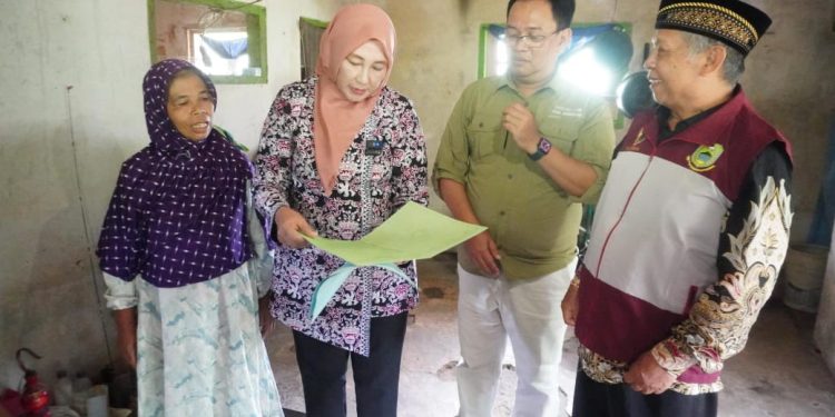 Wabup Tuti Tinjau Rutilahu di Desa Cageur Kec. Darma