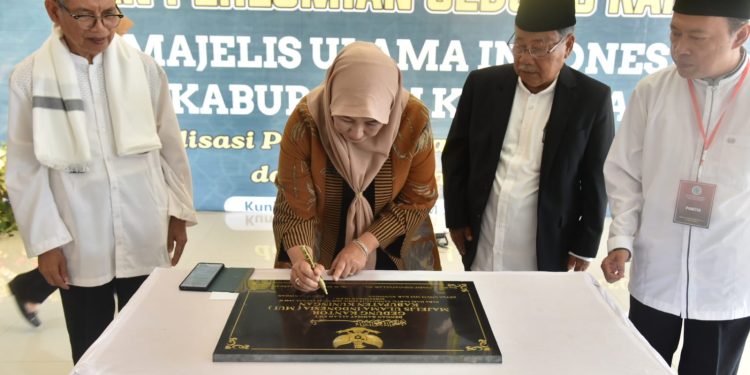 Sinergi Pemerintah Daerah dan Ulama, Wabup Tuti Hadiri (MUSDA) X MUI dan Resmikan Gedung MUI Kabupaten Kuningan