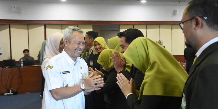 Pj Sekda Beni Hadiri Pelantikan DPC APKESMI (Akselerasi Puskesmas Indonesia)