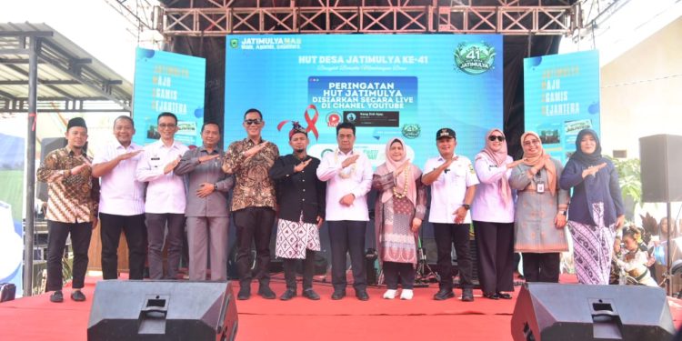 Wakil Menteri Desa dan Pembangunan Daerah Tertinggal Hadir di Kuningan; Bupati Dian Apresiasi Kuwu Karena Bisa Akses Ke Pusat