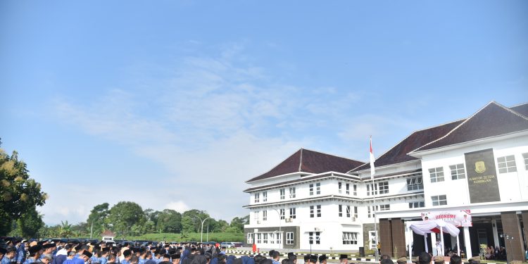 Pimpin Peringatan Hari OTDA ke 29, Bupati Kuningan Bacakan Sambutan Mendagri