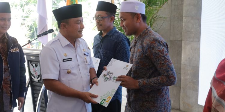 Baznas Salurkan Bantuan Stimulan Rp 540 Juta kepada Guru Ngaji dan Takmir Masjid
