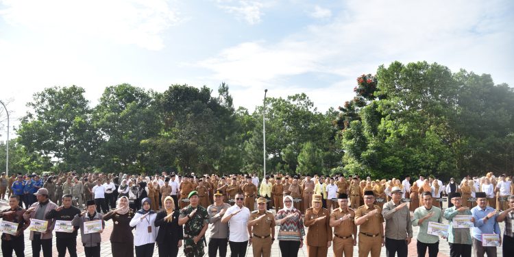 Bupati Kuningan Serahkan 63 Unit Alsintan Untuk Dukung Produktivitas Pertanian