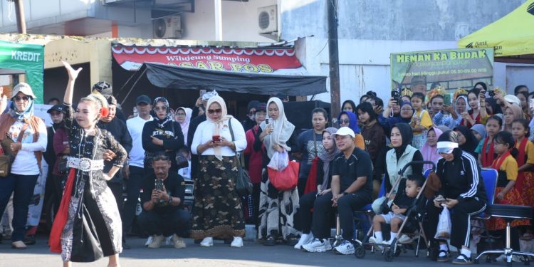 Dorong Anak Dan Remaja Cinta Terhadap Seni Budaya, Bupati Dian Launching Pagelaran “Heman Ka Budak”