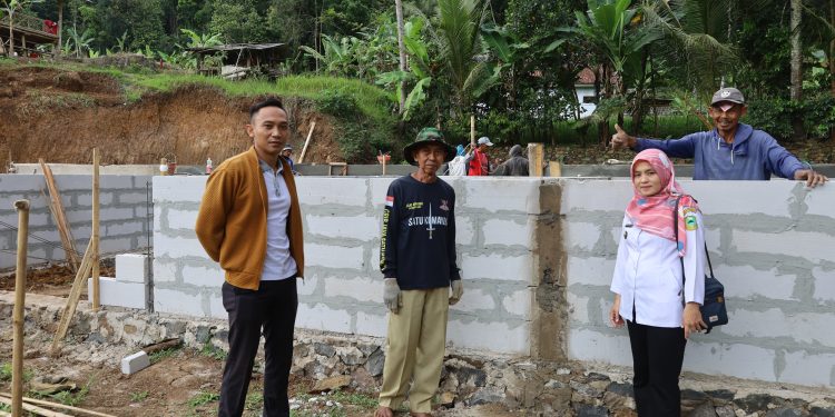 Dukung Program Ketahanan Pangan, Pemdes Cibinuang Bangun 16 Kolam Ikan