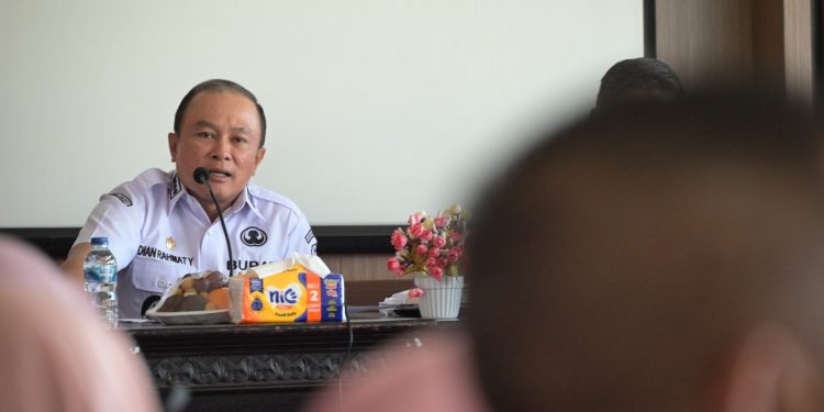 Lindungi Warga, Bupati Kuningan Tindaklanjuti Penonaktifan Massal BPJS