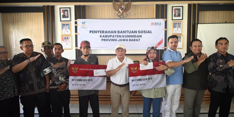 Ribuan Warga di Lima Kecamatan Terima KKS PKH dan BPNT