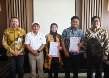 88 Tenaga Kesehatan dan Fungsional Umum Terima SK BLUD Puskesmas Kuningan