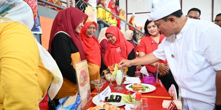 Hari Kesatuan Gerak PKK Ke 53 ; TP PKK Kuningan Selenggarakan Class Cooking