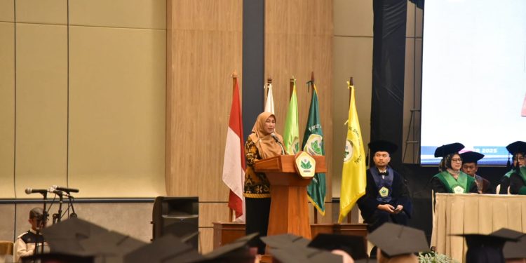 Wabup Tuti Hadiri Wisuda ke-2 Tahun Akademik 2024/2025 Universitas Bhakti Husada Indonesia