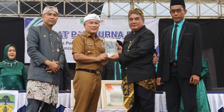 Bupati Kuningan Ajak Warga Jaga Warisan Leluhur di Hari Jadi ke-208 Desa Dukuhpicung